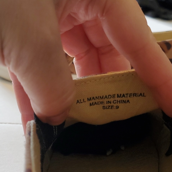 Cheetah print slip on runners, ladies size 9 - Picture 6 of 7